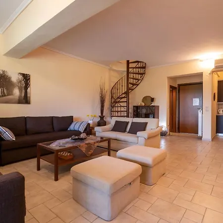 Georgia Villa Siviri